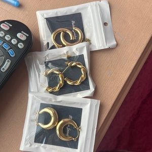 Gold earrings set NWT